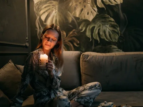 Rüyada Mutfağınızdaki Beyaz Perde: Hanenize Doğan Aydınlık