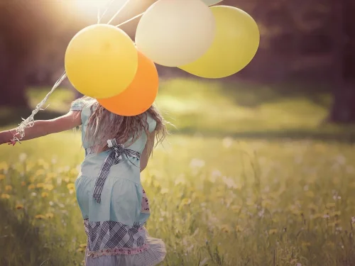 Rüyada Eşinizin Mavi Elbisesi: Huzurun Sırrı mı?