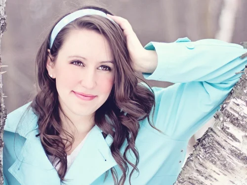 Rüyada Eski Oyuncak Bebek: Geçmişin Fısıltıları, Geleceğin Anahtarları