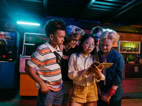 Ruhun Ateşi: Rüyada Kırmızı Boğazlı Kazak