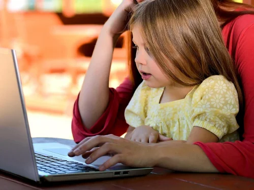 Rüyada Paslı Ayna: Geçmişin Sırları ve Geleceğin Yansımaları