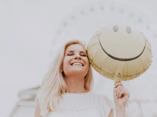 Rüyada Sevgiliyi Sessiz Görmek: Ruhun Derin Fısıltısı